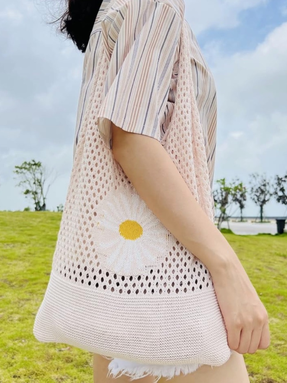 Y2K Boho Hobo Crochet Cream Knit Daisy Tote Bag - Picture 10 of 12